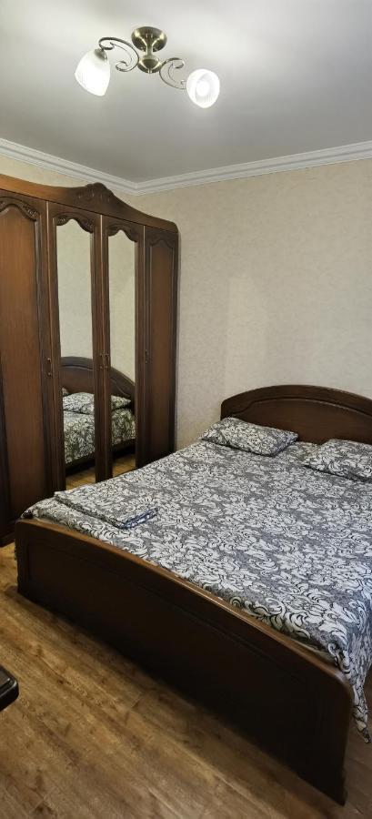 Уютная квартира Владикавказ Екстер'єр фото